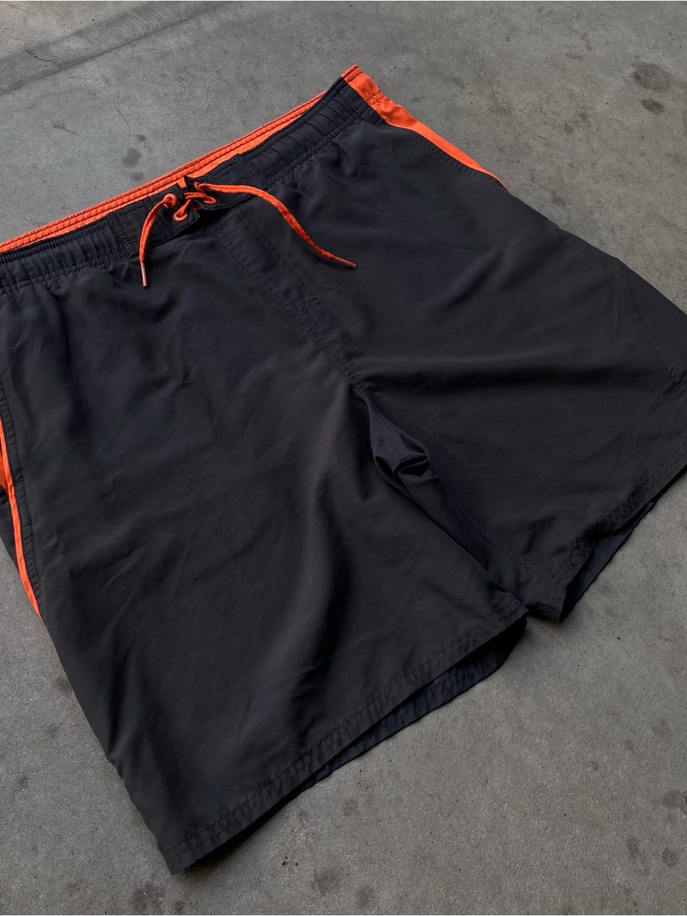 Baggy vintage Nike brown & orange board shorts